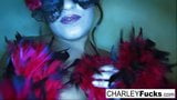 Charley draagt ​​sexy lingerie en kousen snapshot 2