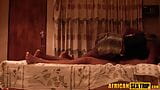 与真正的黑人非洲荡妇在异族酒店的疯狂性爱录像带操逼 snapshot 3