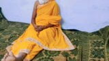 德西印度乡村夫妇穿着黄色纱丽在午夜做爱 snapshot 1