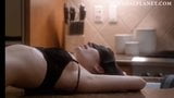 Olivia Grace Applegate fa sesso nudo in cucina su scandalplanet.com snapshot 4