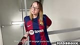 Un aficionado al Barcelona follado por aficionados del PSG en los pasillos del estadio !! snapshot 3