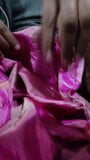 Dickhead chà với màu hồng shaded satin silky salwar của hàng xóm bhabhi (39) snapshot 1