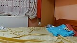 Un couple amateur baise brutalement dans la chambre - vidéo maison complète non éditée snapshot 18