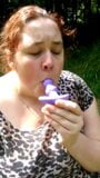 Bbw llegar buttplug al aire libre snapshot 2