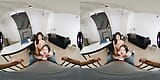 TmwVRnet - jadilica和vivien Doll - 地板上的三人高潮 snapshot 6