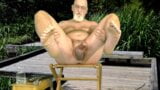 Eine nackte Masturbation auf der Anklagebank snapshot 15