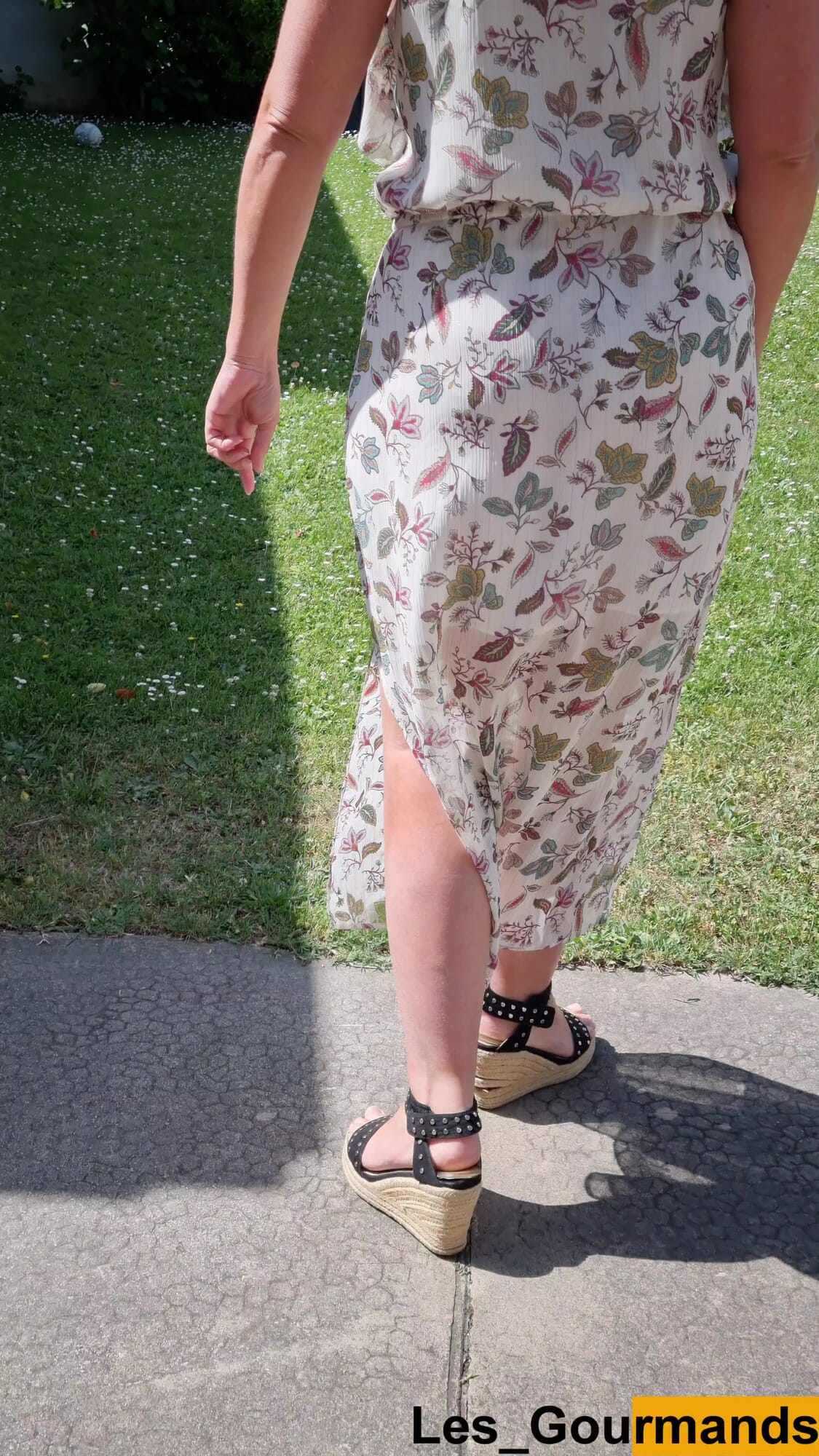 I piss standing in a dress outdoors snapshot 3