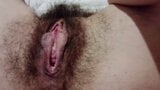 Kamm-Masturbation. Dicker Wald. snapshot 8