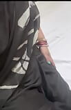 Desi bhabhi seksi dengan saree menggoda dengan dildo snapshot 3