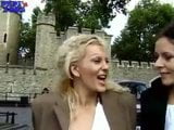 Britische Extreme Carly und Sarah snapshot 4