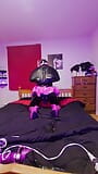 Neue stiefel und Armbinder - Sissy-zimmermädchen steckt wieder in bondage snapshot 10