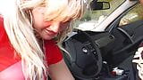 Blondinen blasen einfach am besten im Auto snapshot 2