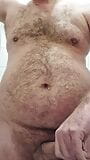 44 Jahre alt, nackter, unbeschnittener, behaarter Papi, der wieder über die öffentliche Toilette kommt snapshot 5