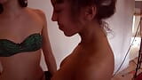 Loucas francesas adolescentes - sexo anal e fisting anal snapshot 5