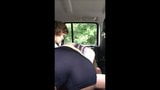 Belle salope baiser dans une voiture snapshot 6