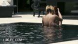 Anna polina y amarna miller en una orgía en la piscina snapshot 3