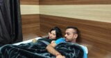 Sexy Star Tina und Macho Jayanta in einem Hotelzimmer. Tina nimmt sein Sperma in den Mund. Komplettes Sexvideo snapshot 1