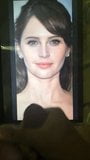 Felicity Jones penghormatan pancutan mani snapshot 1