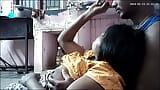 Indická žena v domácnosti ukazuje svá velká prsa snapshot 15