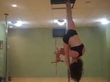 Incrível pole dance snapshot 9