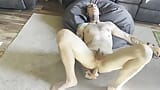 Anal-masturbation mit einer gespaltenen zunge snapshot 13