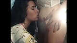 Masturbándose viendo lesbianas snapshot 3