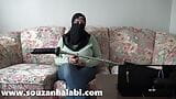Настоящая арабская египетская мусульманская жена-куколд покупает секс-машину snapshot 3
