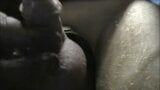Mollige Mechanikerin reitet großen Dildo und Prostata-Orgasmus snapshot 9