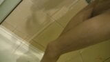 Hottie gracelina toma una ducha caliente y juega con su hermoso coño apretado snapshot 3