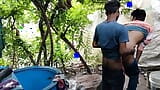 Kami mempunyai bilik air treehouse di tengah-tengah pokok dan kami berkongkek di sana sendirian hutan saya yang terdekat- Filem Gay dalam hindi snapshot 10