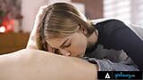 Girlsway - Kristen Scott viene sforbiciata con passione dalla sexy Kenna James dopo aver mangiato la sua figa snapshot 10