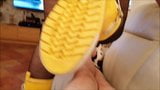 Footjob in Gummistiefeln CBT snapshot 14