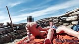 Dedilhando buceta molhada na praia pública e sendo pego e interrompido por voyeur - Misscreamy snapshot 16