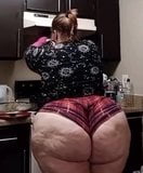 Bunda enorme na cozinha snapshot 3