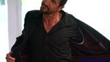 Lo stallone barbuto Tommy Gunn viene bordato prima di scopare una giovane ragazza snapshot 3