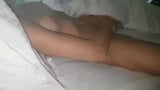 Orgasme du matin - masturbation au lit snapshot 11