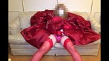 Großes rotes Kleid, Masturbation snapshot 17