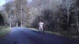 बे्रन्डा नग्न पर एक पहाड़ सड़क snapshot 4