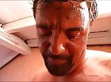 Magnus maníaco louco por sexo domina duas putas loiras escravas ao mesmo tempo. snapshot 5