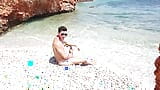 Caldo pompino salivoso in spiaggia snapshot 2