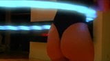 Remy Lacroix - indoor hoelahoep met neonlichteffect snapshot 2