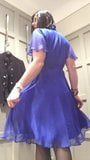 Sissygasmus im blauen Satinkleid snapshot 1