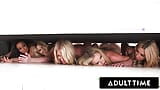 ADULT TIME - MILF charlie Forde gibt DEM STECKEN GEBLIEBENEN FREUND DER stieftochter REVERSE-GANGBANG, um ihn glücklich zu machen! snapshot 6