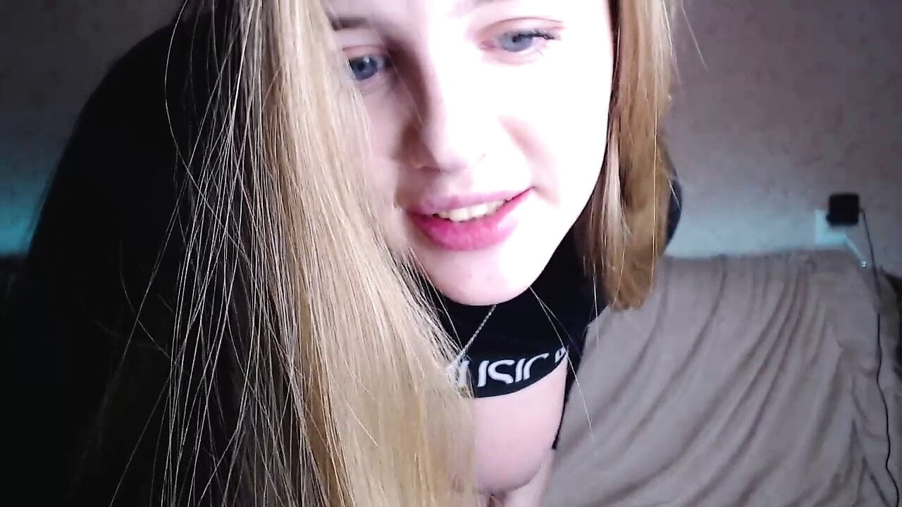 Russiandoll00 gorgeous finally cumming!!