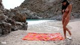 Lucy Li - Solo-Masturbation am Strand snapshot 8