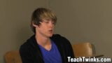 Jock prof Tyler Andrews baise l'étudiante Elijah White snapshot 1