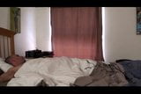 ベッドにいる男に跨る卑劣な継母 snapshot 1