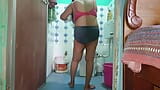 Sua Salu Bhabhi faz sexo no banheiro snapshot 2