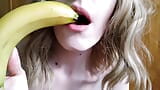 Pijpen op een zoete banaan snapshot 13