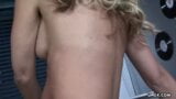 Jessica Lynn, MILF blonde sexy, aime le sexe sauvage avec son ex snapshot 8